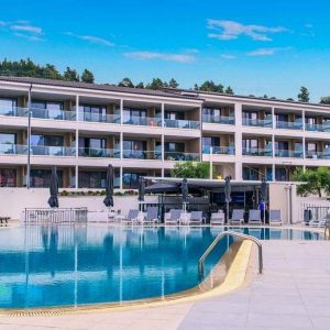 Фото 4-звездочного отеля Lagomandra Beach & Suites в Греции