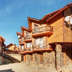 Отельный комплекс Элеонора Садыба в Карпатах